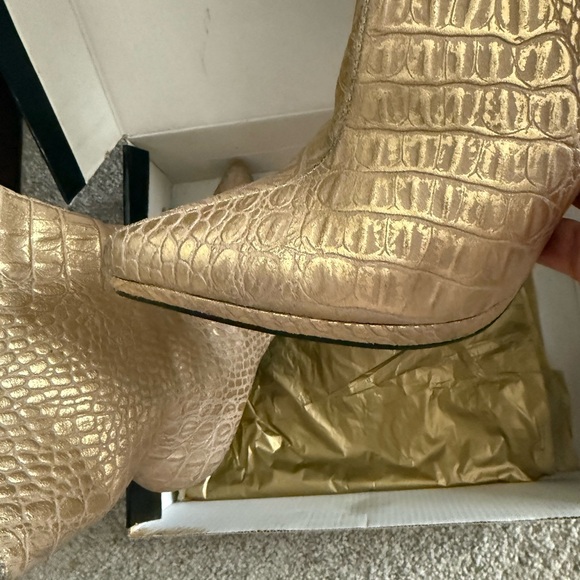 Leather short boot Colin Stuart size 9B 5” heel with 1/2 platform - Picture 3 of 6